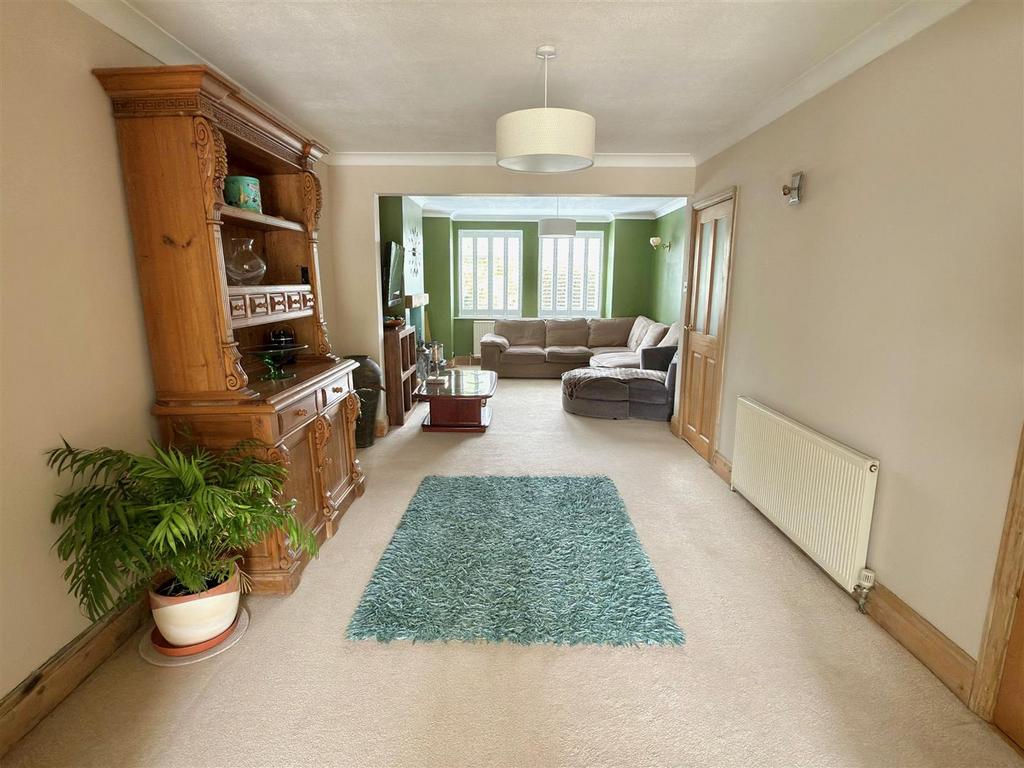 Full Lounge.jpg