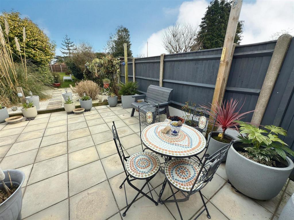 PATIO.jpg