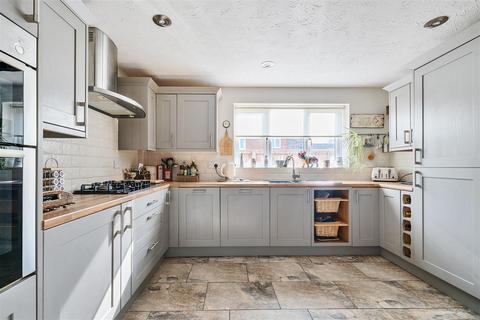4 bedroom detached house for sale, Payne Close, Chippenham