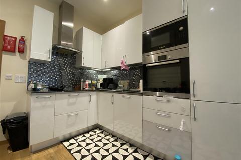 1 bedroom flat for sale, High Road, Chadwell Heath
