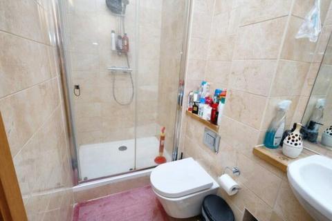 1 bedroom flat for sale, High Road, Chadwell Heath