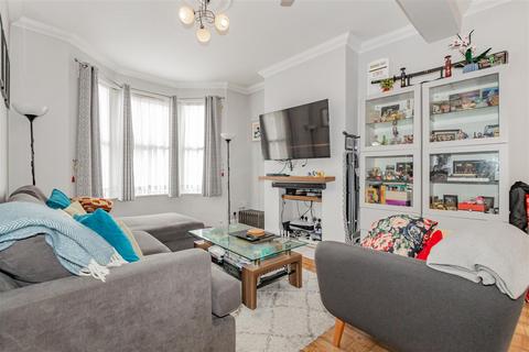 12 Poplar Mount, Belvedere, DA17 6DL