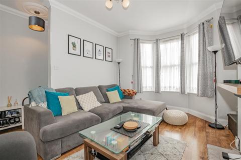 12 Poplar Mount, Belvedere, DA17 6DL