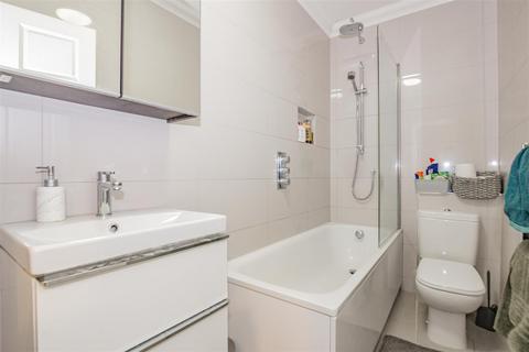 12 Poplar Mount, Belvedere, DA17 6DL
