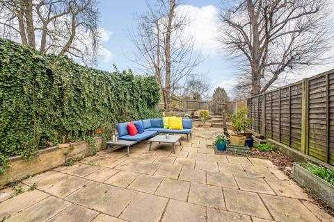 5 Tree View Close, London, SE19 2QT
