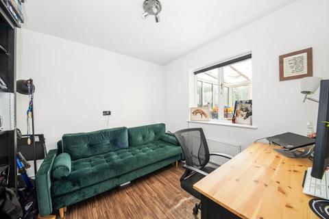 5 Tree View Close, London, SE19 2QT