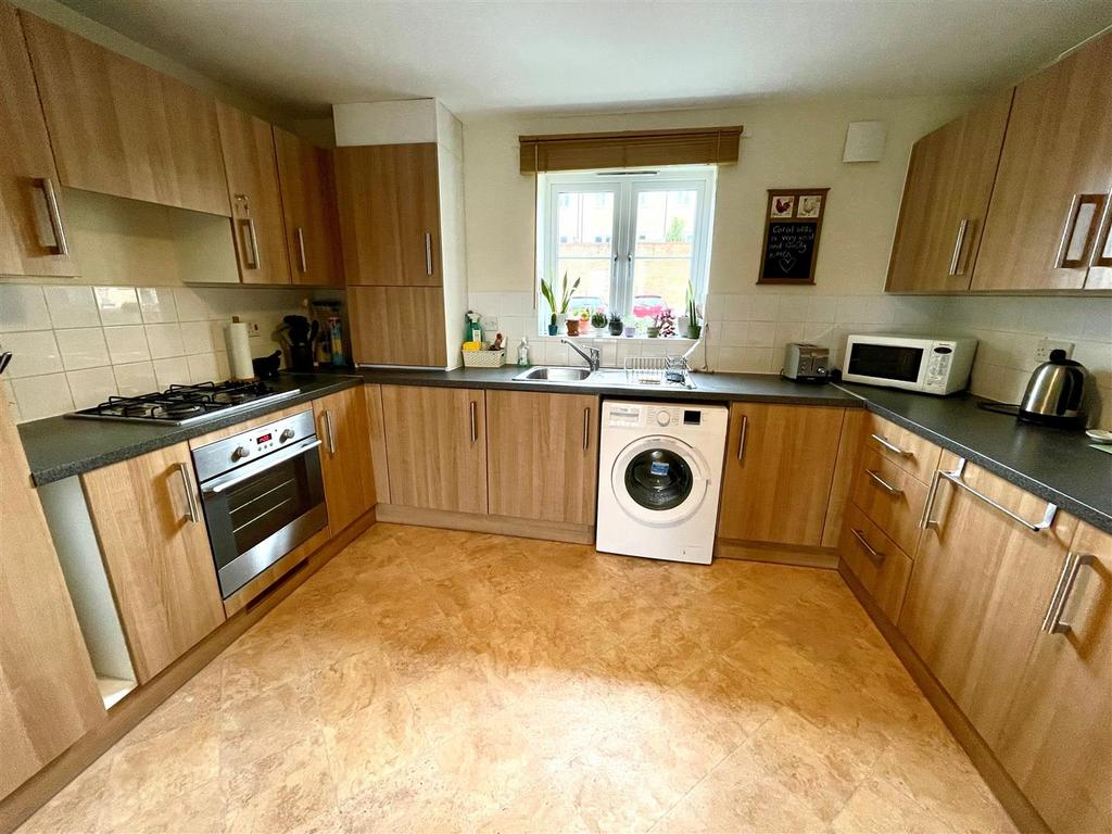 Kitchen2.jpg