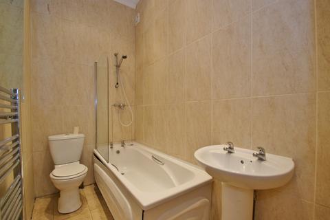 3 bedroom ground floor flat to rent, Station Road, London NW10