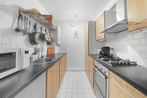 16 Sunlight Square, London, E2 6LD