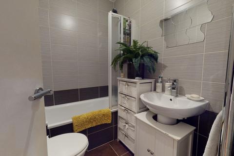 2 bedroom flat for sale, London SE23