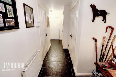 37 Heathfields, Barnsley, S70 3RT
