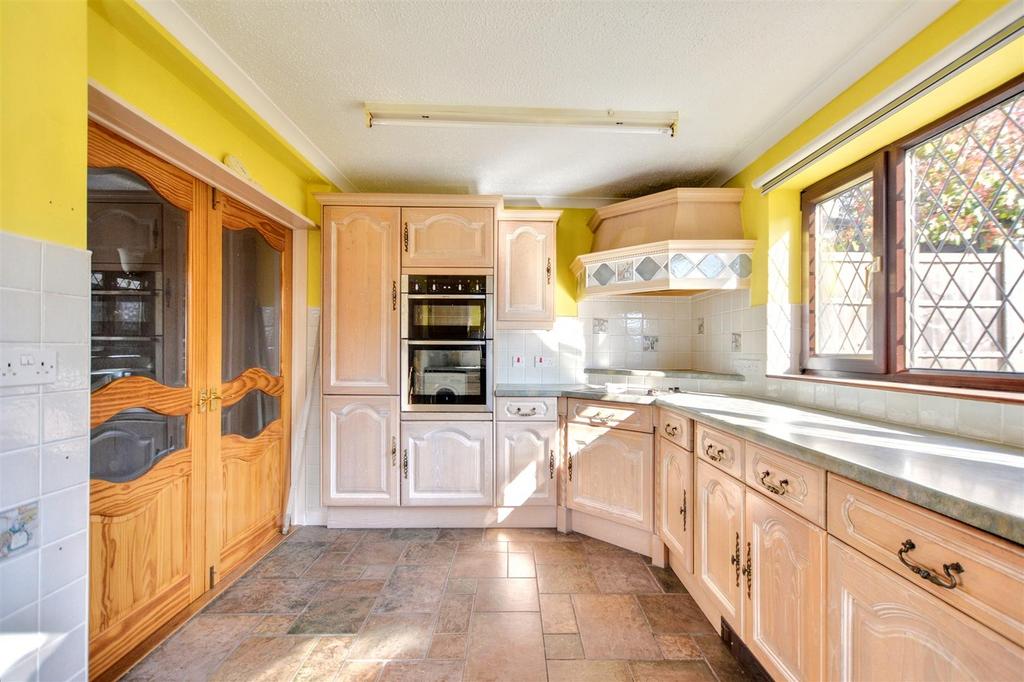 Kitchen 3.jpeg