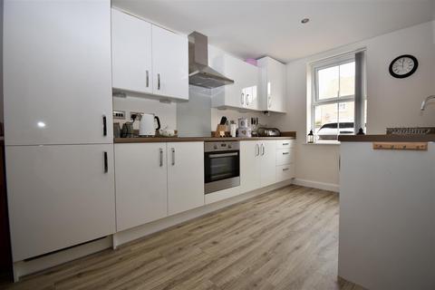 6 Derwent Road, Pickering, YO18 7UB