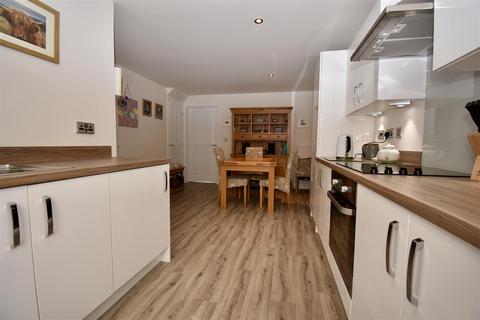 6 Derwent Road, Pickering, YO18 7UB