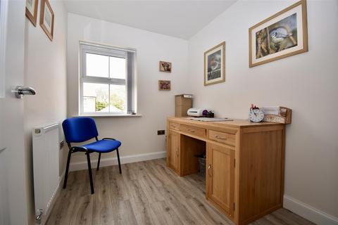 6 Derwent Road, Pickering, YO18 7UB