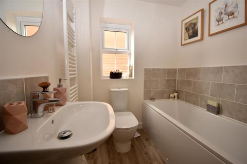 6 Derwent Road, Pickering, YO18 7UB