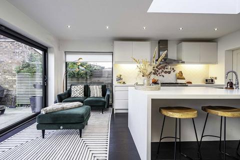86 Sixth Cross Road, Twickenham, TW2 5PD