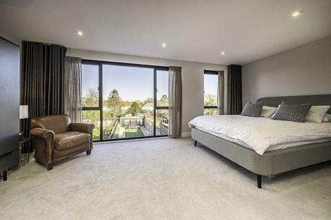 86 Sixth Cross Road, Twickenham, TW2 5PD