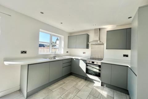 3 bedroom semi-detached house to rent, Providence Street, Wombwell, Barnsley, S73 8AN