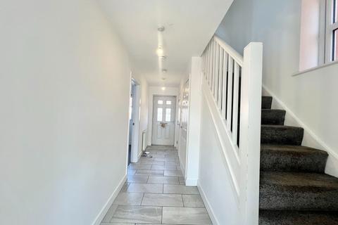 3 bedroom semi-detached house to rent, Providence Street, Wombwell, Barnsley, S73 8AN