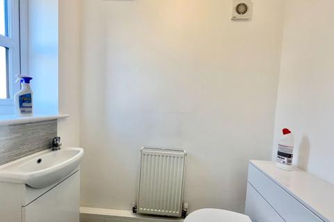 3 bedroom semi-detached house to rent, Providence Street, Wombwell, Barnsley, S73 8AN
