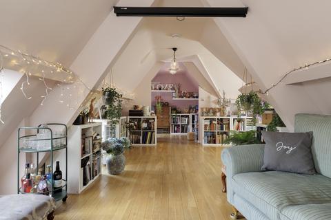 3 bedroom flat for sale, Guys Cliffe Avenue