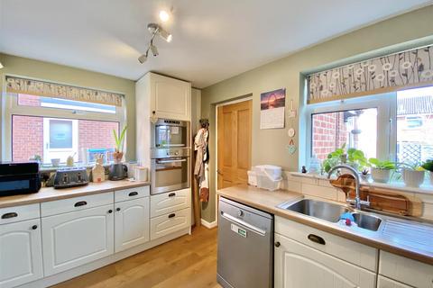 12 Cherry Grove, Aiskew, Bedale, DL8 1BG
