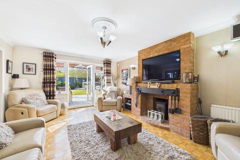 4 bedroom detached house for sale, Main Road, Naphill, High Wycombe, Buckinghamshire
