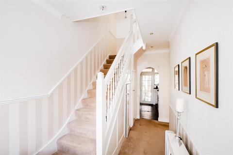46 Russell Road, Buckhurst Hill, IG9 5QE