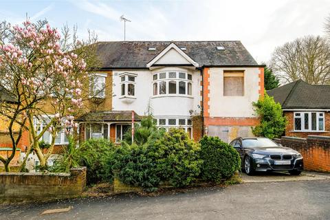 46 Russell Road, Buckhurst Hill, IG9 5QE