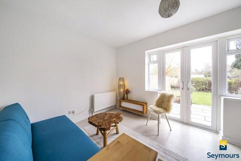 1 bedroom flat for sale, Hornbeam Road, Surrey GU1