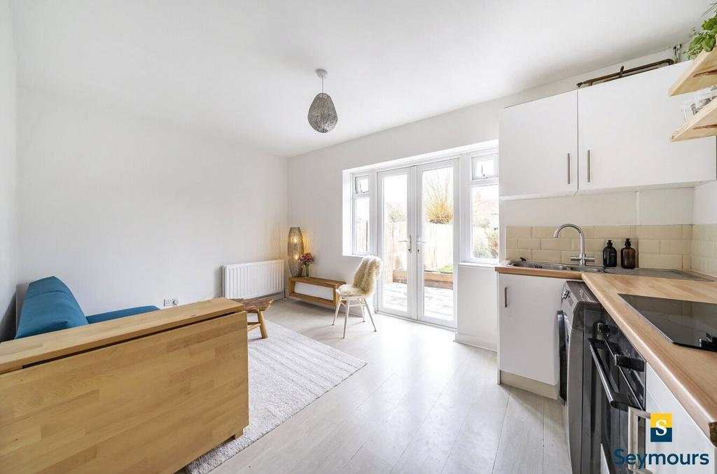 Living Room/Kitchen