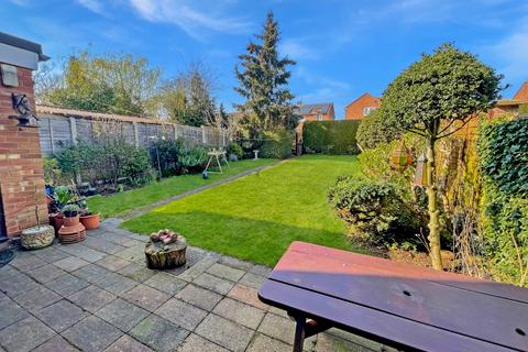 3 bedroom semi-detached house for sale, Dunsby Road, Luton, Bedfordshire, LU3 2UA