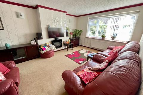 3 bedroom semi-detached house for sale, Dunsby Road, Luton, Bedfordshire, LU3 2UA