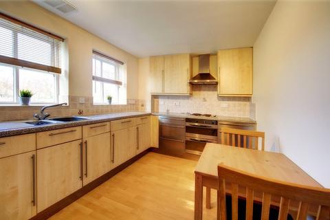 2 bedroom flat to rent, Regency Court, Jesmond,