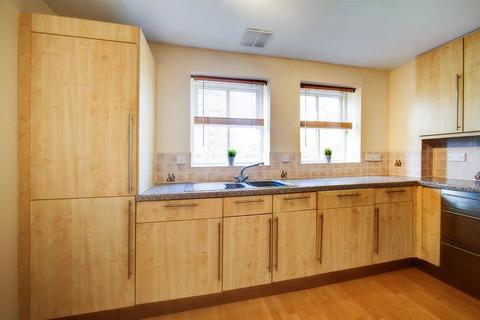 2 bedroom flat to rent, Regency Court, Jesmond,