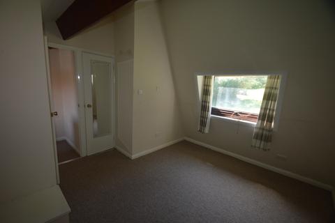 2 bedroom chalet to rent, Sladnor Park Road, Torquay TQ1