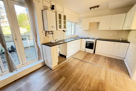 3 bedroom townhouse for sale, Roils Head Road, Halifax HX2