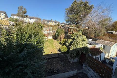 90 Roils Head Road, Halifax, HX2 0LH