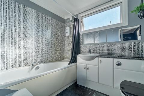 4 bedroom semi-detached house for sale, Heol Brynglas, Gorseinon, Swansea