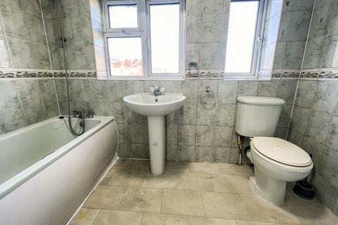 16 Bann Close, South Ockendon, RM15 5QT