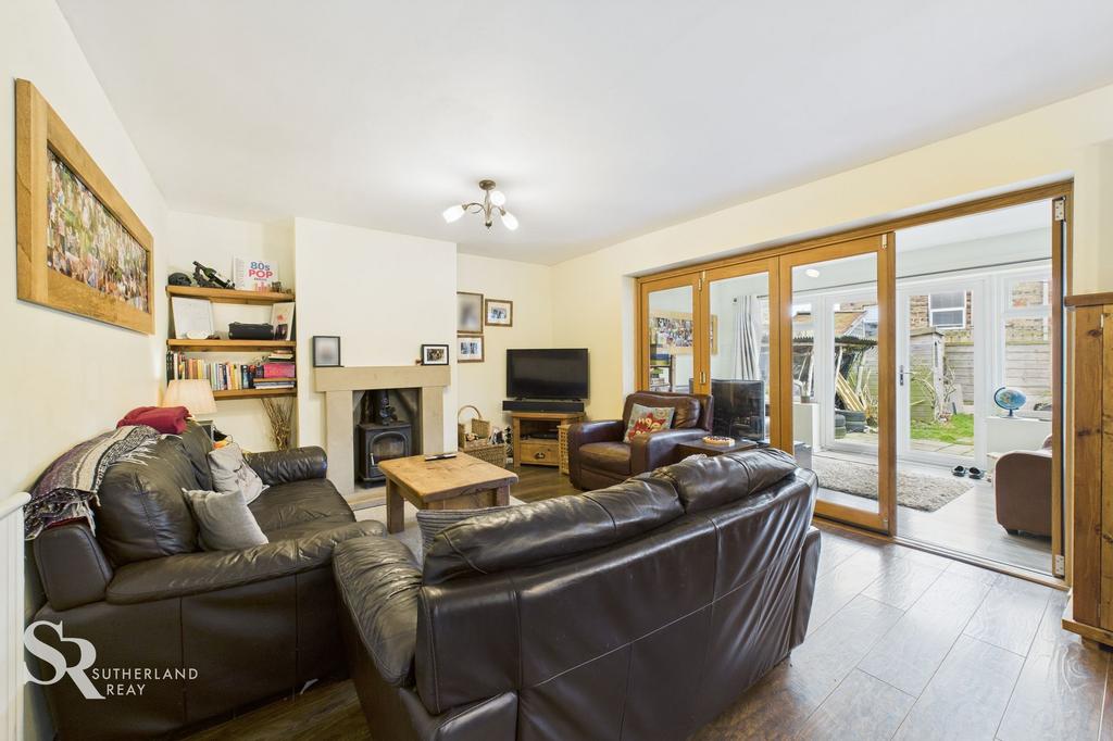 Living Room/Dining Area