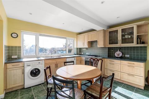 22 Oast Road, Oxted, RH8 9DU