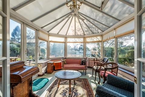 22 Oast Road, Oxted, RH8 9DU