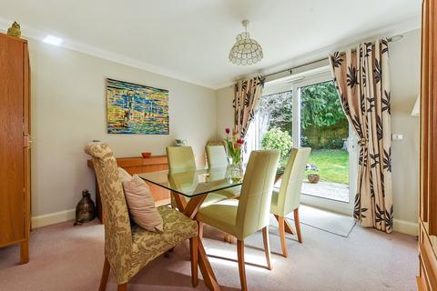 undefined, Red Bushes Close, Medstead, Alton, Hampshire