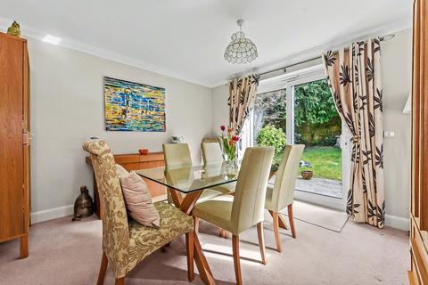 undefined, Red Bushes Close, Medstead, Alton, Hampshire