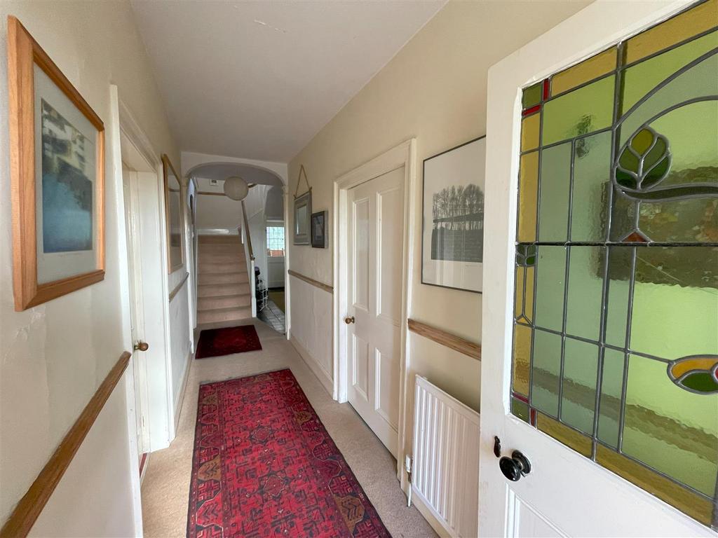 Entrance hall.jpg
