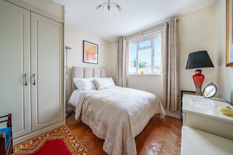 7 Oakview Grove, Croydon, CR0 7QX