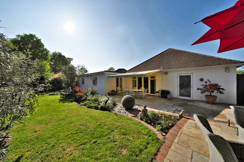 7 Oakview Grove, Croydon, CR0 7QX