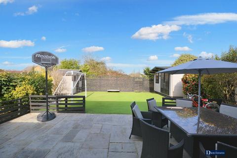 29 Great Nelmes Chase, Hornchurch, RM11 2PS